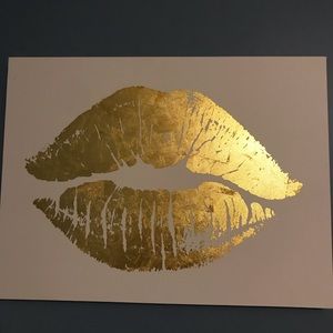 Golden kiss decor